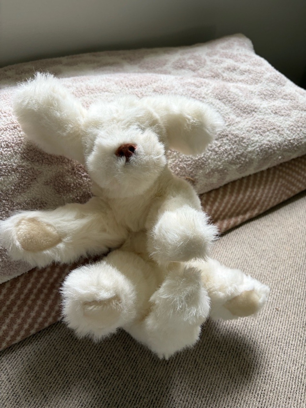 Vintage Gund MUTTSY WHITE dog in great condition rare color